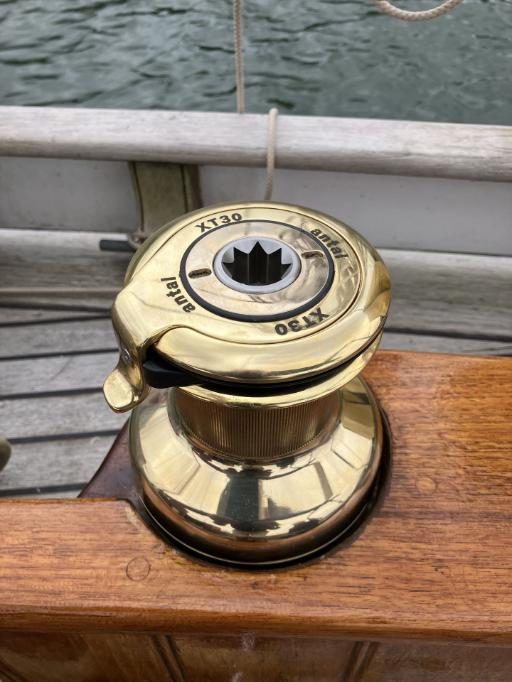 antal bronze winches