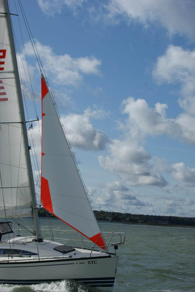 Oleu Storm jib with hanks