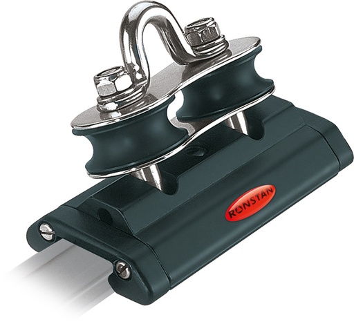 [R-RC11912] Carro de traveller Ronstan Serie 19, 100mm, 2 poleas de control pivotantes